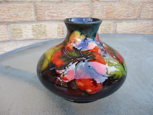 Moorcroft flambé hibiscus - flambé,