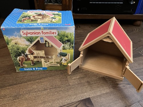 Sylvanian families pony - sylvanian, stable