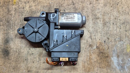 6q1959801a front window motor - front,