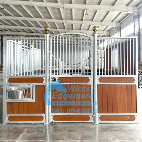 Horse internal stables hot - internal,