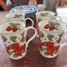 Vintage Strawberries Tea Mug