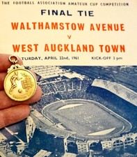 6gm 9ct gold football - 19.6gm,