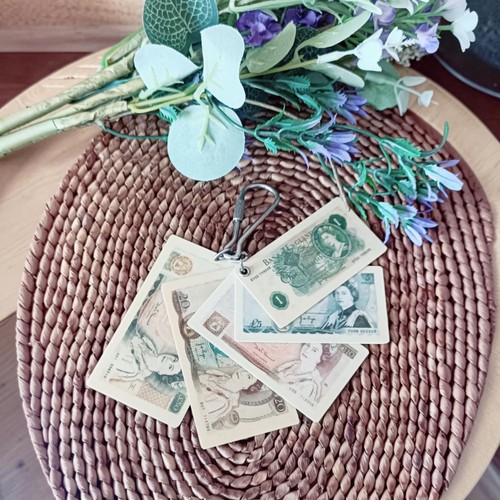 Vintage retro keyring money - vintage,