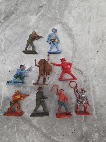 Cresent toy soldiers mixed - soldiers, lot