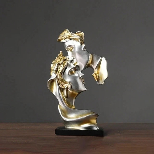 Couple kiss figurine - couple,