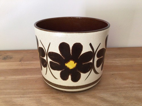 Vintage mid century plant - century, pot