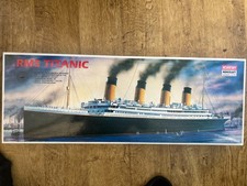 Academy RMS TITANIC 1/350 scale over 30 inch very Large MODEL KIT New