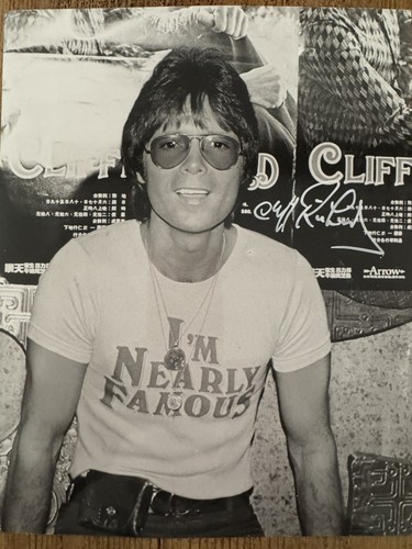 Cliff richard genuine signed - cliff,