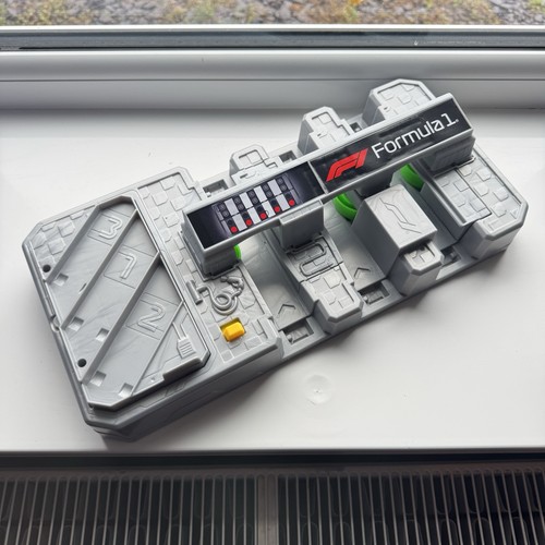 Battery operated triple - battery, car