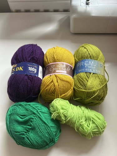 Job lot yarn approx 385g - job, dk