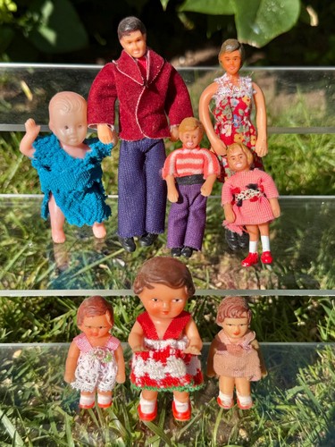 Vintage dolls house - dolls,