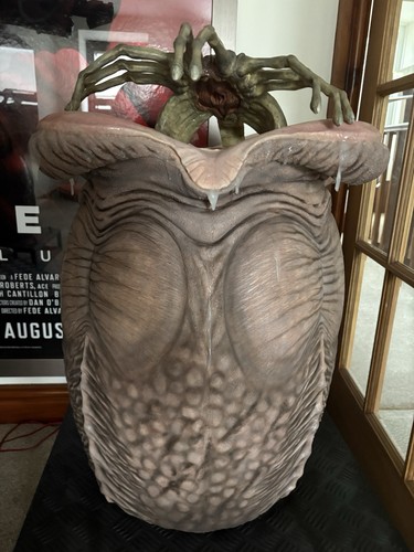 Life size alien - life,