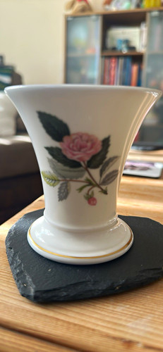 Wedgwood hathaway rose bone - hathaway,