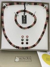 Honora Iridescent Pearl