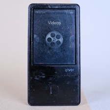 iRiver e100 2GB MP3 and FLAC
