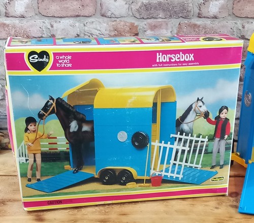 Sindy horse box 1982 by - a,