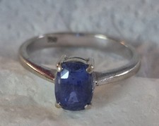 1.74 carat Cornflower Blue Ceylon Sapphire Ring Set In 18k Gold. Size N