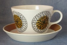 ARABIA, Esteri Tomula, Kehäkukka, Vintage Tea Cup and Saucer, excellent