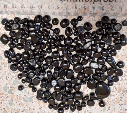 Fused glass black cabouchons - ,