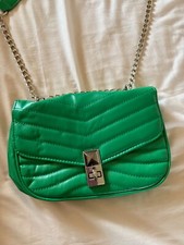 Ladies green shoulder handbag