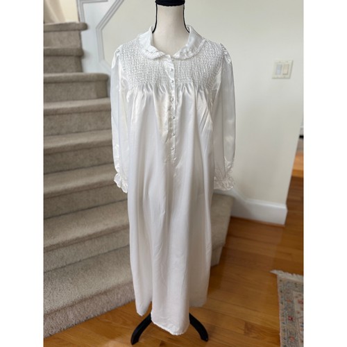Vintage white satin - vintage, shirred