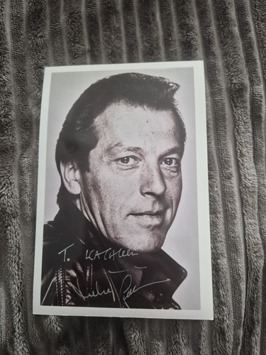 Eastenders signed photo - signed,