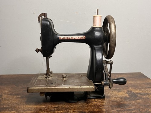 Little worker sewing machine - worker,