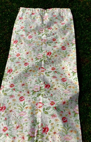 Pair pretty floral cream - pretty,