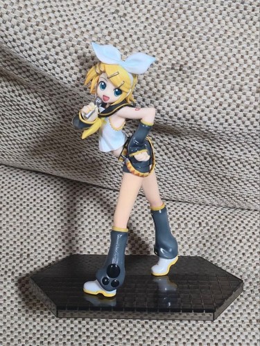 Kagamine rin figure - rin,