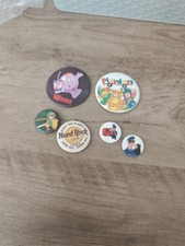 6x Kids Characters Pin Badges