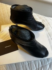 Karen Millen  Peep Toe