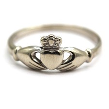 14k White Gold Claddagh Ring Size 6.25