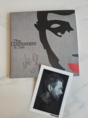 Signed the courteeners - signed,