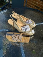 LADIES MID HEEL PEEP TOE GOLD STRAPPY SHOES SANDALS & MATCHING CLUTCH BAG