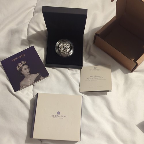 Collectable royal mint 2022 - mint,
