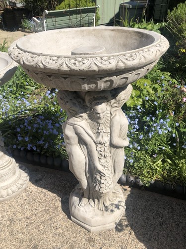 Three graces concrete - three,