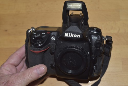 Nikon d700 camera body only - nikon,