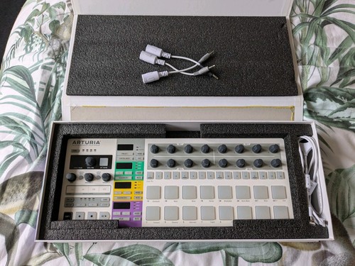 Arturia beatstep pro sequencer - arturia,