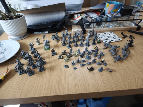 Bulk lot unpainted - bulk,