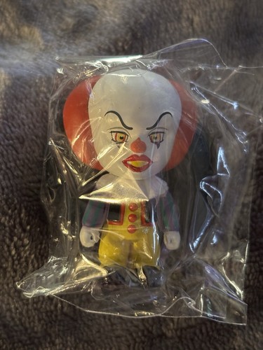 Pennywise clown figurine - pennywise,