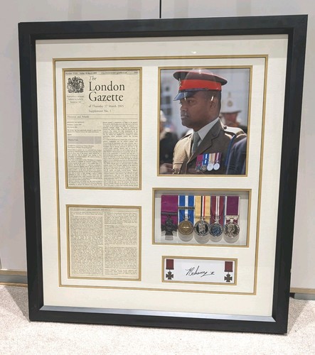 Unique framed victoria cross - victoria,
