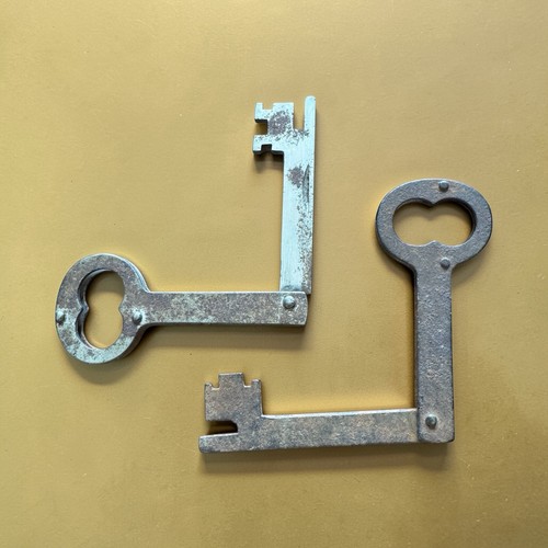Antique large skeleton keys - large,
