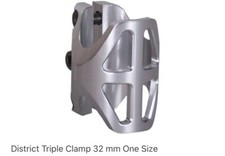 District Triple Light Clamp