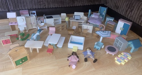 Wooden dolls house - dolls,