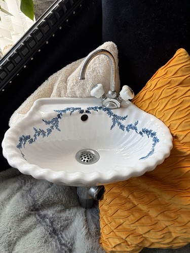 This vintage shell - this, shell-shaped