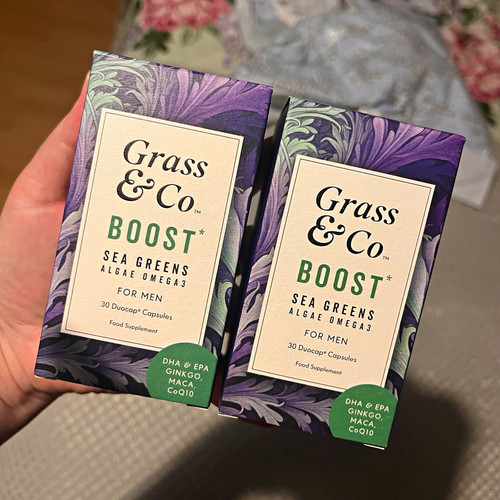 Grass boost sea greens - &,