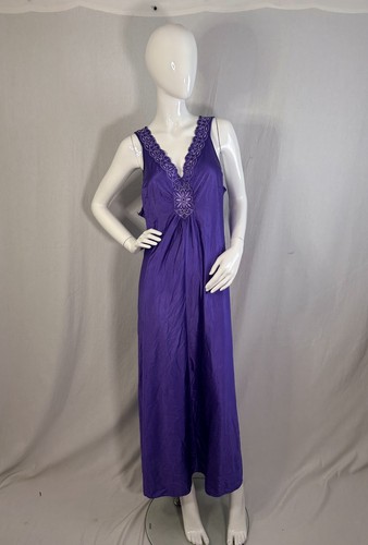 True vtg vanity - vanity, fair
