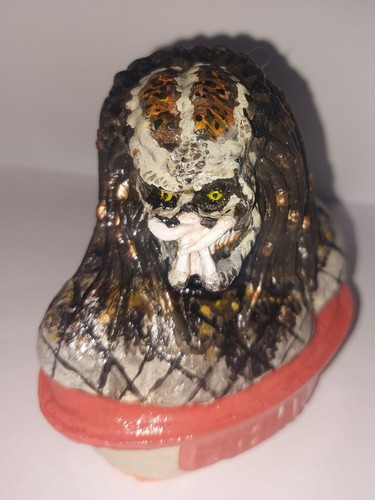 Predator bust 8cm - 8cm, hand-painted