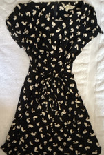 Yumi Black Swan Print Fit &