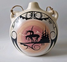 VINTAGE NAVAJO NATIVE AMERICAN POTTERY CANTEEN. 